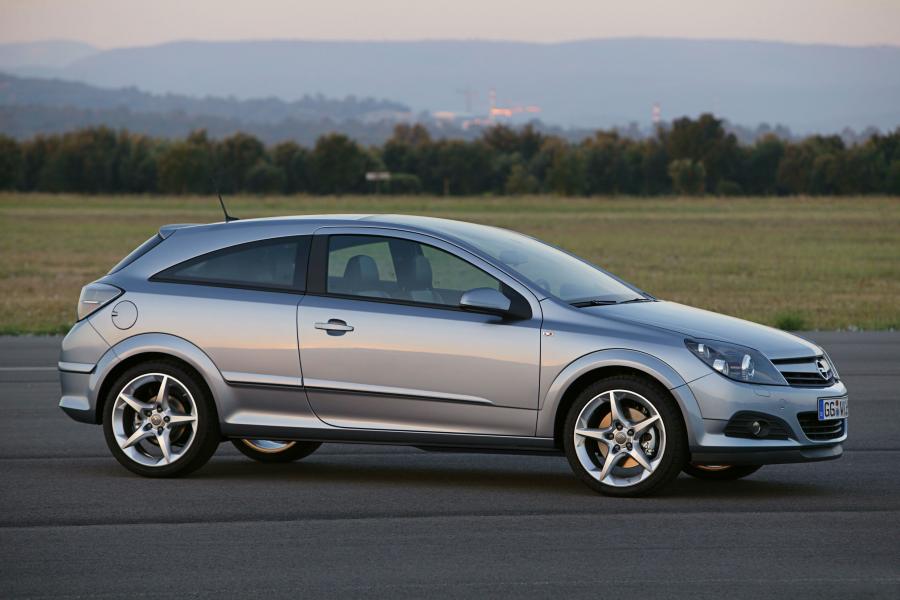  Opel Astra GTC 2005 года  (фото 134 из 212)